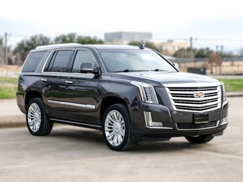 Used 2017 Cadillac Escalade Platinum image 8