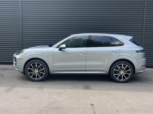 New 2025 Porsche Cayenne image 2
