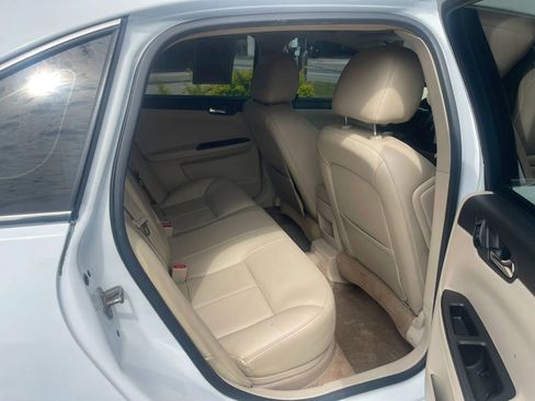 Used 2010 Chevrolet Impala LTZ FWD image 17