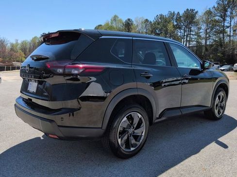 Used 2025 Nissan Rogue SV image 4