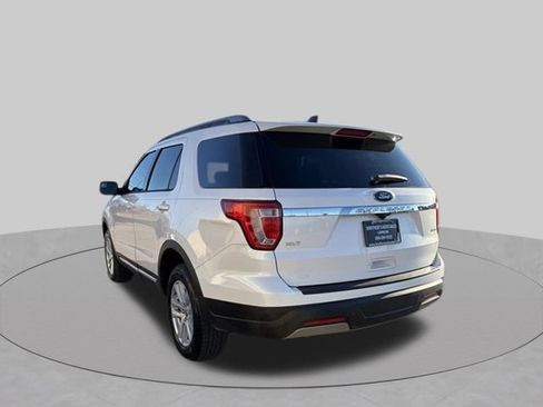 Used 2019 Ford Explorer XLT AWD/4WD image 4