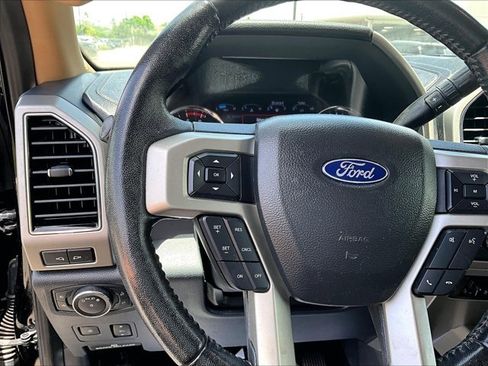Used 2022 Ford F250 Lariat w/ Lariat Ultimate Package AWD/4WD image 18