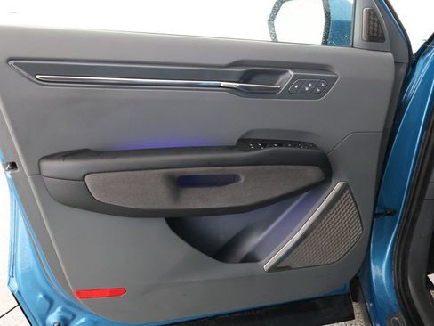 Used 2024 Kia EV9 Land image 11