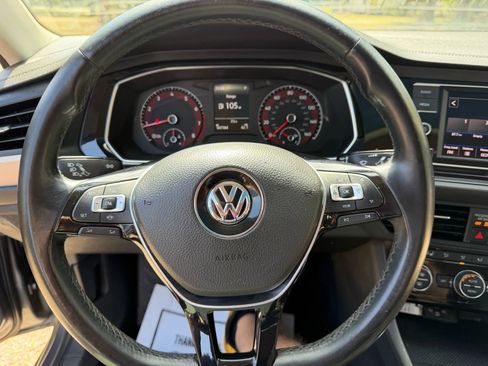 Used 2019 Volkswagen Jetta SE image 16