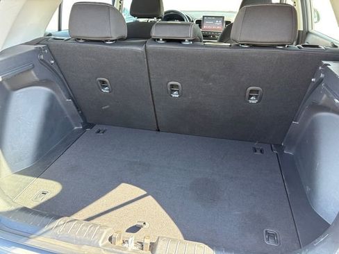 Used 2025 Hyundai Venue SEL FWD image 19