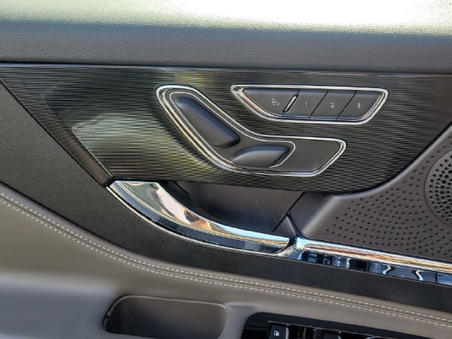 Certified 2024 Lincoln Corsair FWD image 15