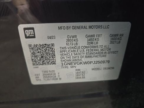 Used 2023 Chevrolet Traverse LT image 38