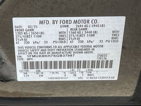 Used 2025 Ford Explorer ST-Line w/ ST-Line Street Pack AWD/4WD image 32