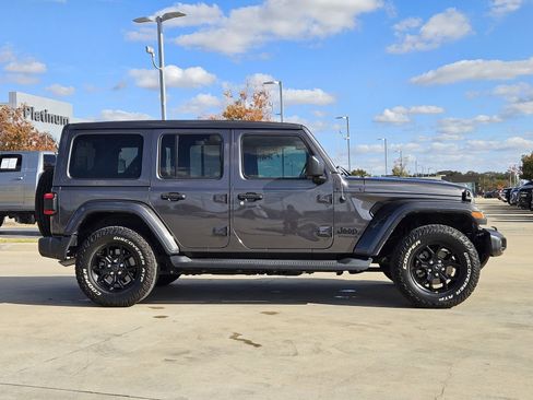 Used 2021 Jeep Wrangler Unlimited Sahara image 7