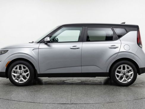 Used 2025 Kia Soul LX w/ LX Technology Package image 5