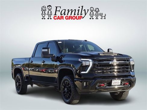 Used 2025 Chevrolet Silverado 2500 LTZ w/ Trail Boss Package image 2