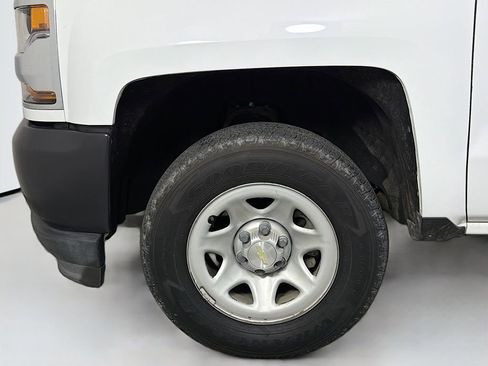 Used 2018 Chevrolet Silverado 1500 W/T w/ Trailering Package image 31