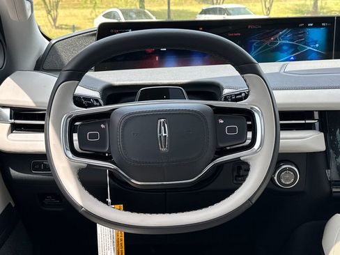 New 2026 Lincoln Navigator Reserve w/ Jet Appearance Package AWD/4WD image 14