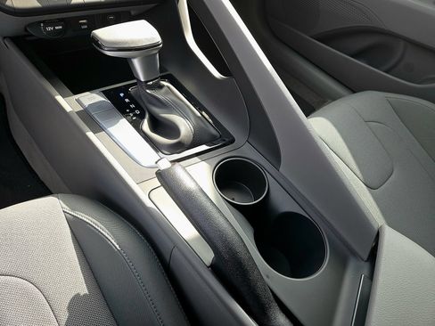 Certified 2026 Hyundai Elantra SE FWD image 15