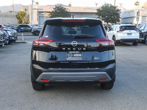 Used 2023 Nissan Rogue SV image 7