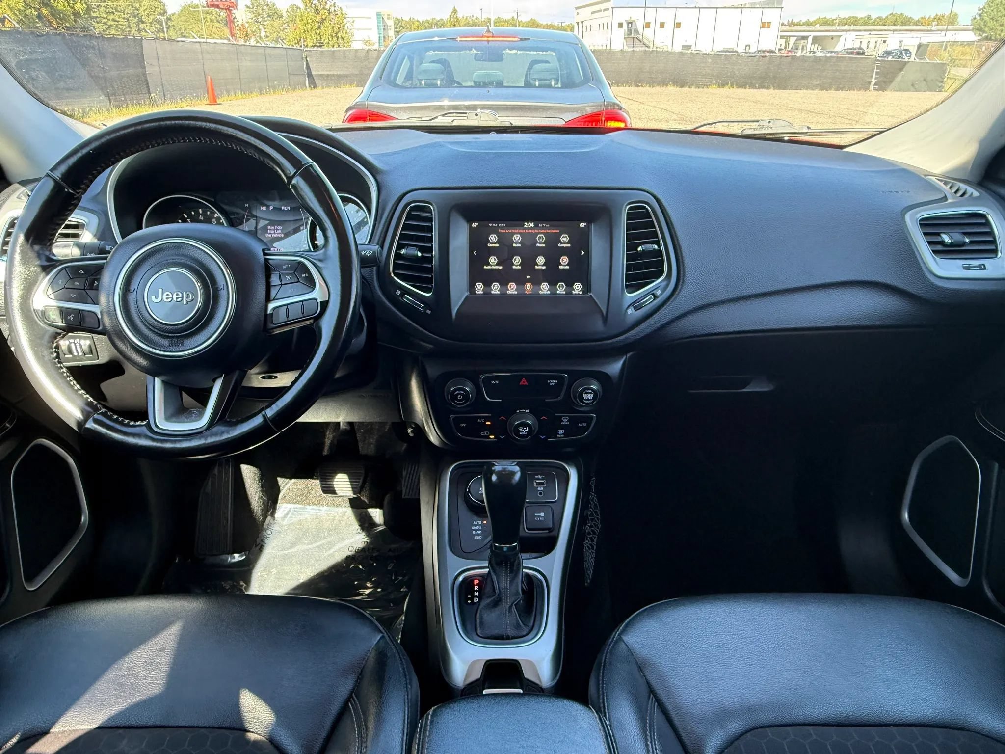 Used 2020 Jeep Compass Latitude w/ Cold Weather Group AWD/4WD image 3