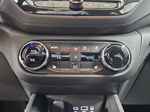 Used 2023 Chevrolet TrailBlazer LT w/ Convenience Package image 27