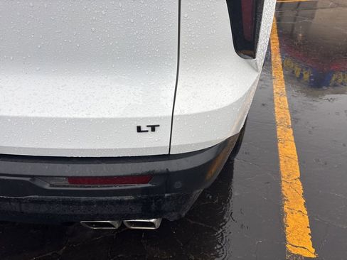 Used 2024 Chevrolet Traverse LT w/ Midnight/Sport Edition image 4