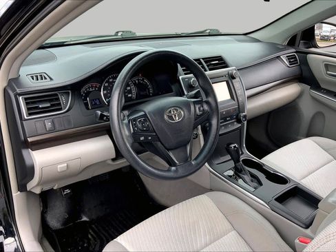 Used 2015 Toyota Camry LE FWD image 17