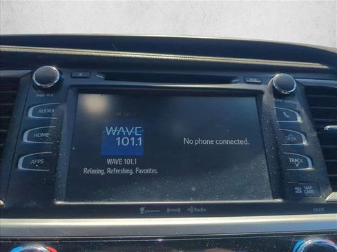 Used 2018 Toyota Highlander XLE image 17