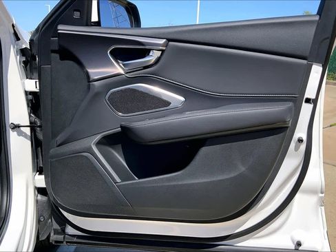 Used 2025 Acura RDX SH-AWD image 22