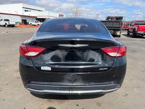 Used 2016 Chrysler 200 Limited image 4