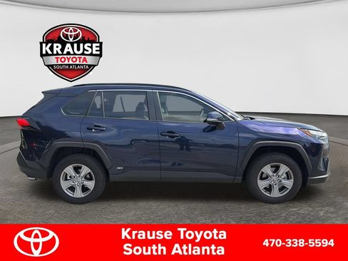 Used 2025 Toyota RAV4 XLE w/ Convenience Package AWD/4WD image 4
