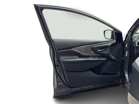 Used 2018 Nissan Murano SV w/ Premium Package FWD image 10