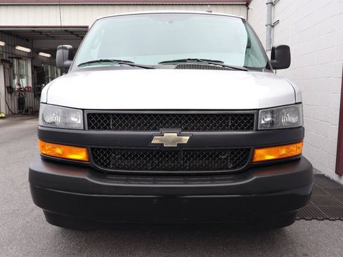 Used 2018 Chevrolet Express 2500 LS w/ Driver Convenience Package RWD image 3