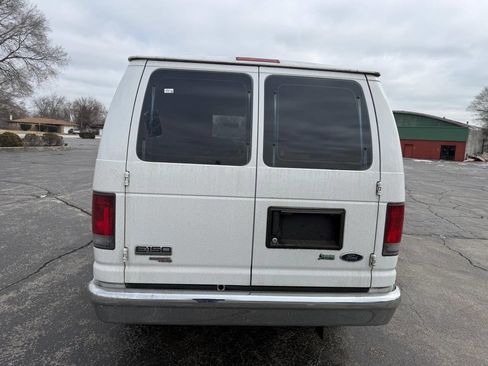 Used 2010 Ford E-150 and Econoline 150 Wagon image 7