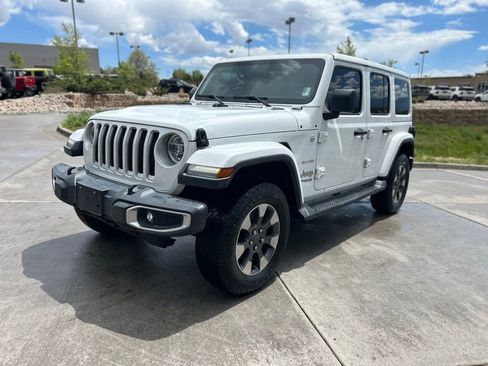 Used 2018 Jeep Wrangler Unlimited Sahara AWD/4WD image 3