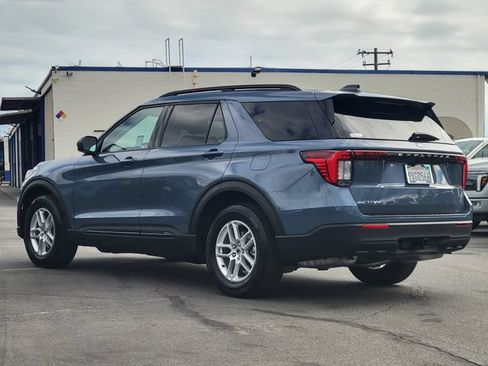 Used 2026 Ford Explorer Active RWD image 2
