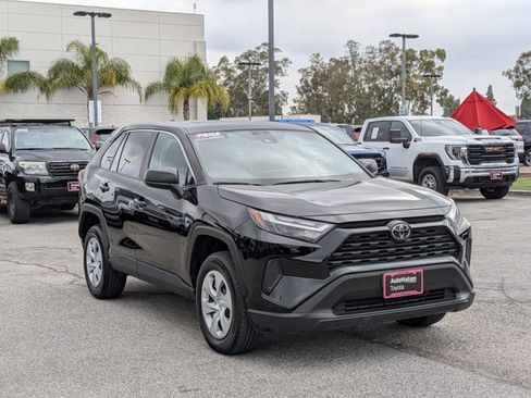 Used 2025 Toyota RAV4 LE FWD image 3