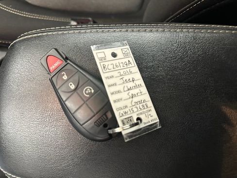 Used 2016 Jeep Cherokee Sport w/ Cold Weather Group image 27