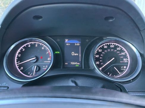 Used 2020 Toyota Camry SE w/ Convenience Package image 24