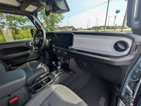 Used 2024 Jeep Wrangler Sport S image 37