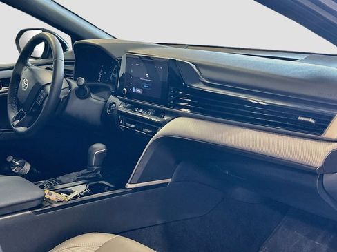 Used 2025 Toyota Camry SE w/ Convenience Package FWD image 26
