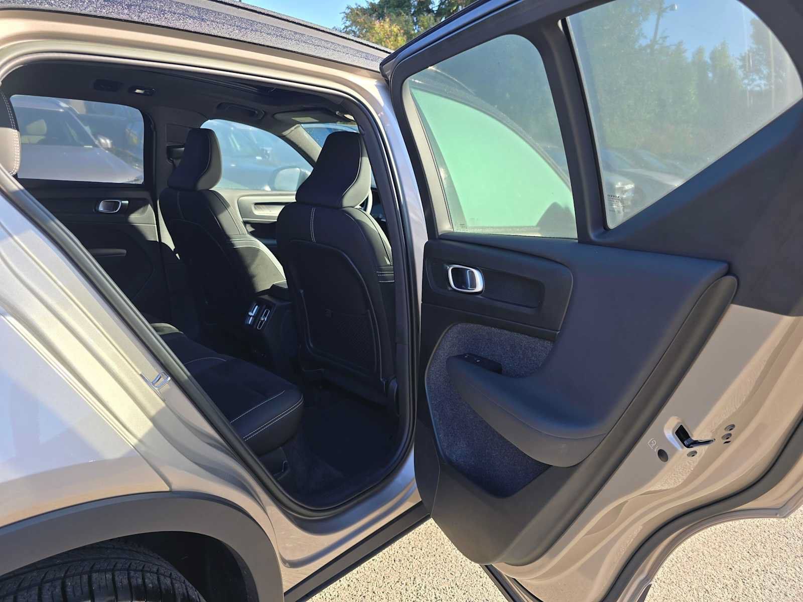 Certified 2023 Volvo XC40 Recharge Ultimate AWD/4WD image 14