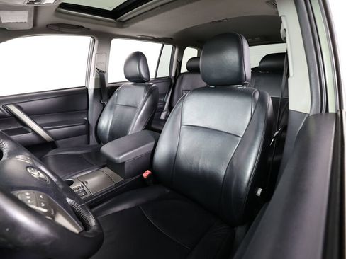 Used 2010 Toyota Highlander SE AWD/4WD image 11
