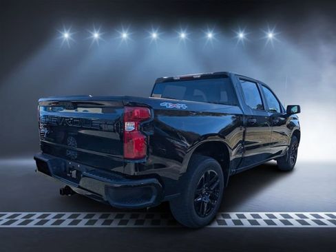 Used 2022 Chevrolet Silverado 1500 Custom image 3