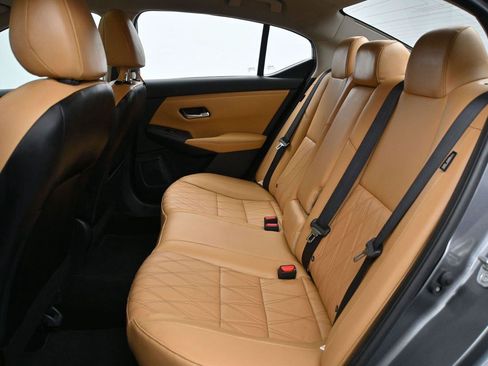 Used 2023 Nissan Sentra SV w/ SV Premium Package FWD image 10