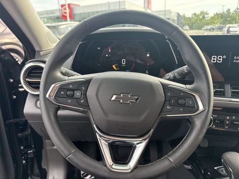 Used 2025 Chevrolet Trax ACTIV w/ Driver Confidence Package FWD image 14