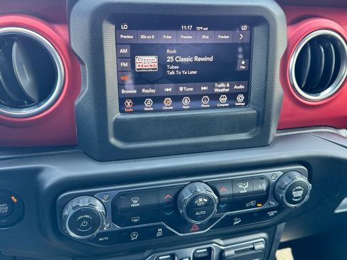 Used 2020 Jeep Wrangler Unlimited Rubicon AWD/4WD image 22