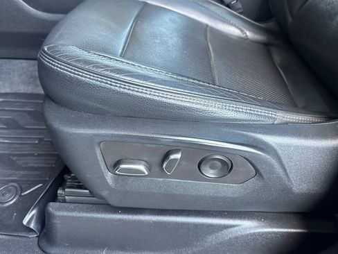 Used 2022 GMC Yukon XL Denali AWD/4WD image 13