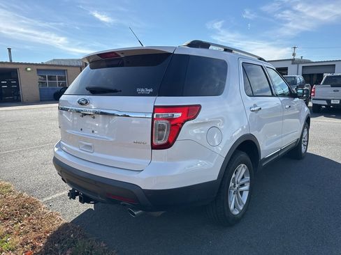 Used 2015 Ford Explorer XLT w/ Equipment Group 202A image 5