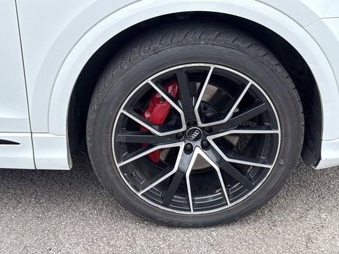 Used 2019 Audi Q8 Premium Plus w/ Premium Plus image 9