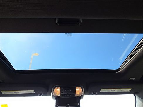 Used 2020 Jeep Grand Cherokee Limited image 15