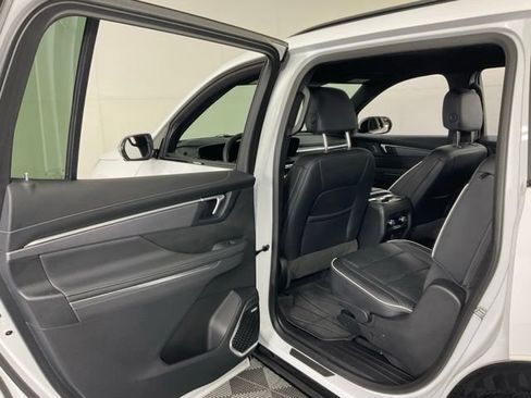 Used 2025 Buick Enclave Sport Touring w/ Power Package AWD/4WD image 33