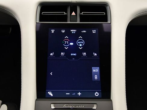 Used 2025 Porsche Taycan image 31