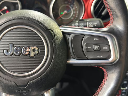 Used 2021 Jeep Wrangler Unlimited Rubicon AWD/4WD image 14